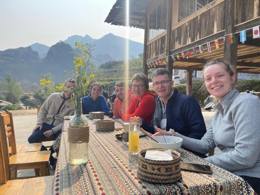 Du Gia Cozy Homestay & Tours Làng Cac Exteriör bild