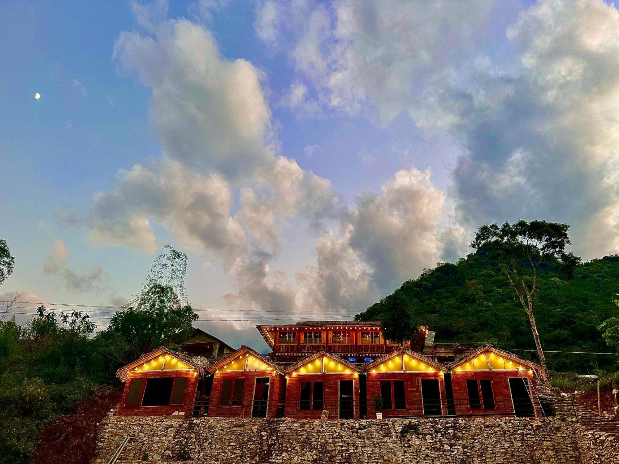 Du Gia Cozy Homestay & Tours Làng Cac Exteriör bild
